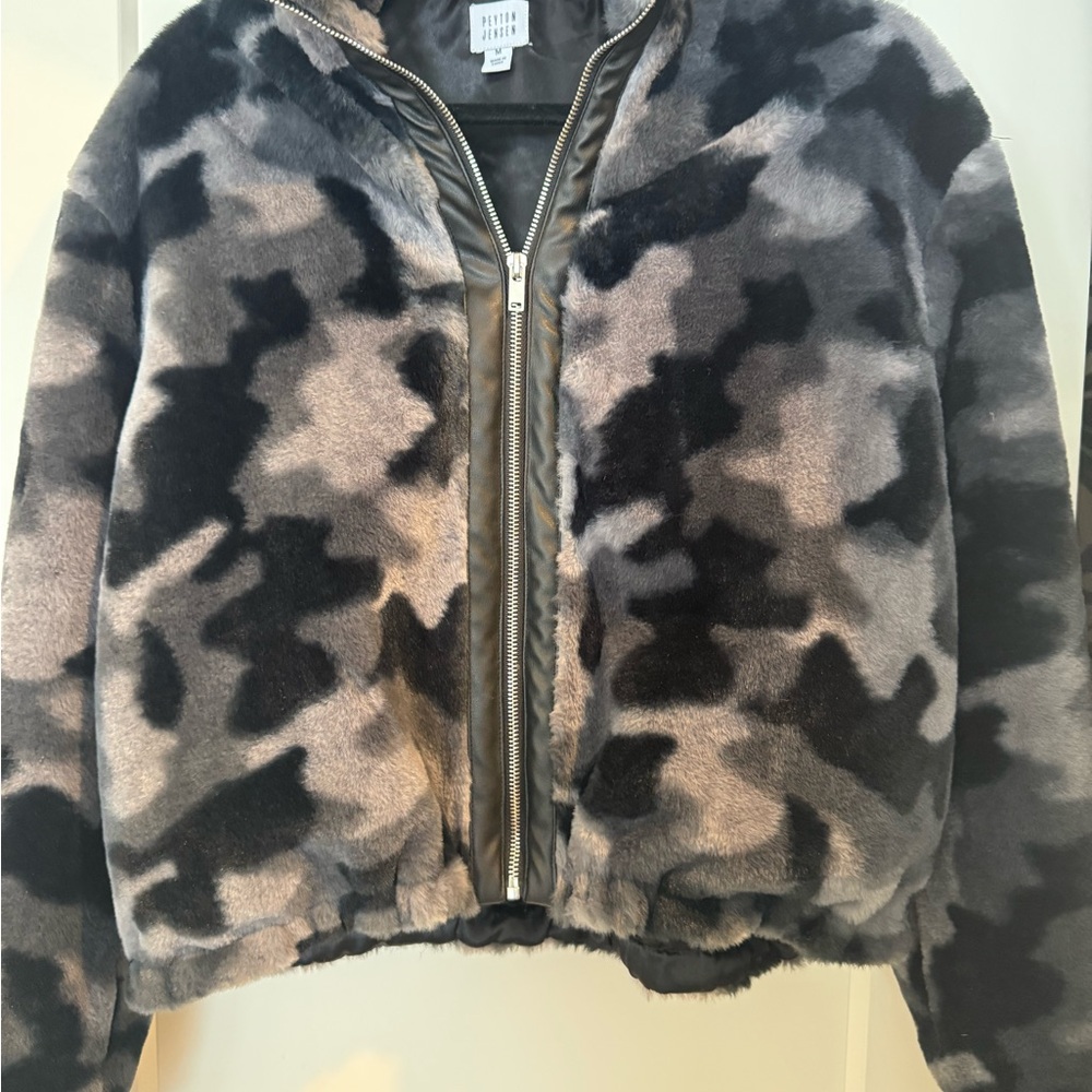 Peyton Jensen camouflage fur bomber